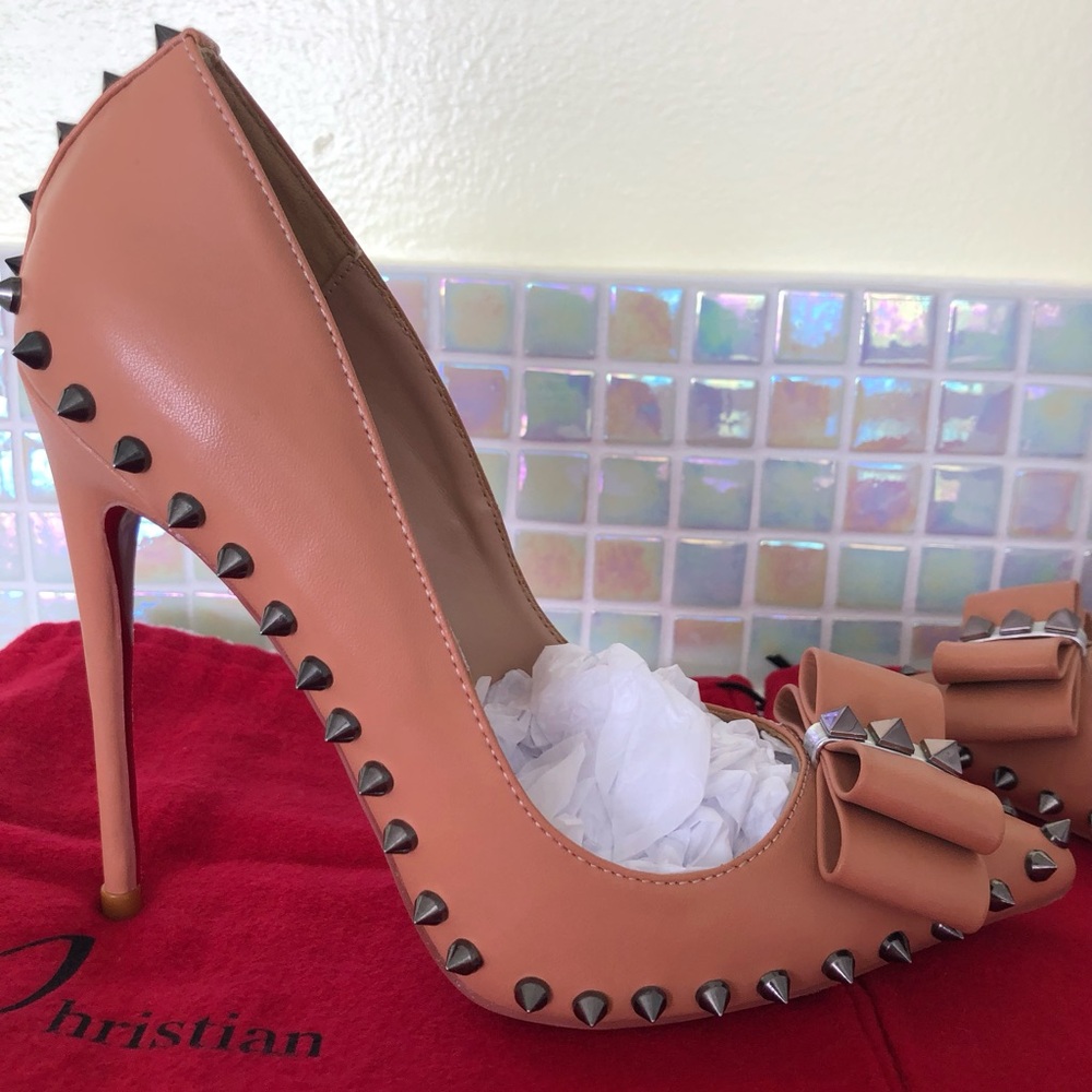 Christian Louboutin Beige Tan Nude Lucifer Bow 120 Spike Stiletto Heels Size 6.5